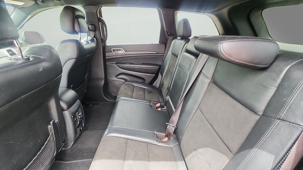 Used 2021 White Jeep Laredo X image 13