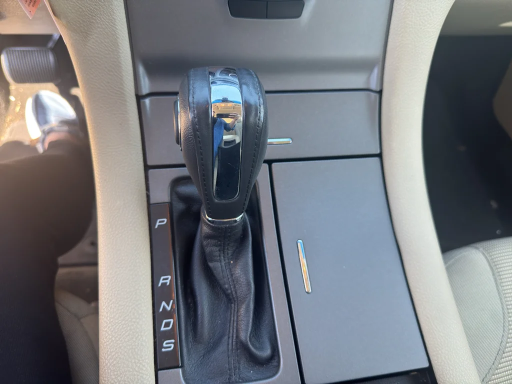 Used 2015 White Ford SEL image 9