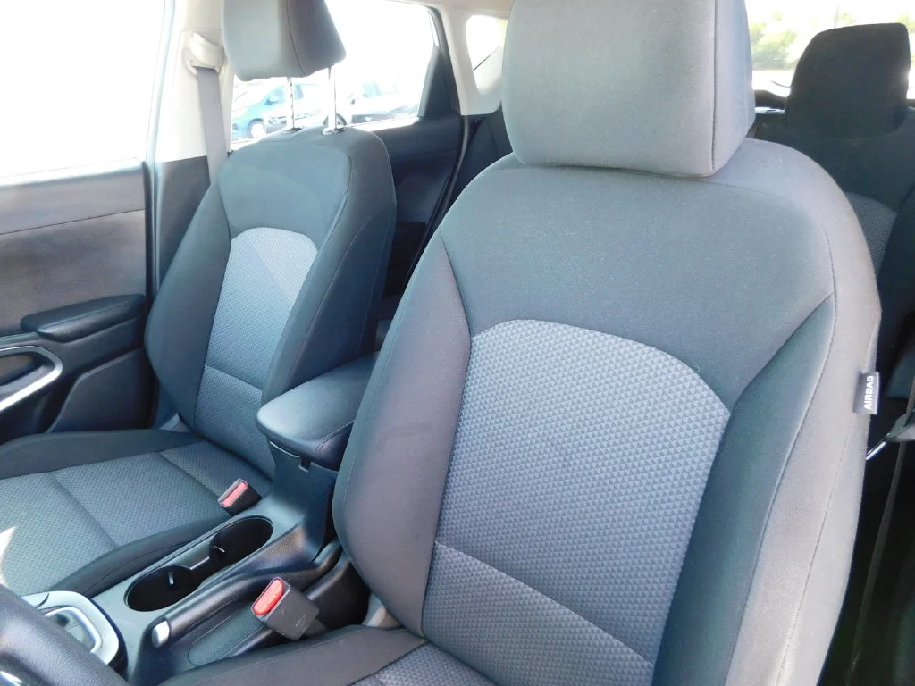 Used 2025 White Kia LX image 14