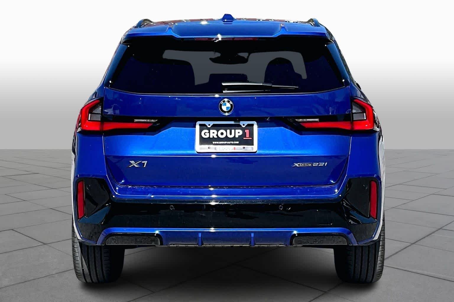 Used 2025 Portimao Blue Metallic BMW xDrive28i image 4