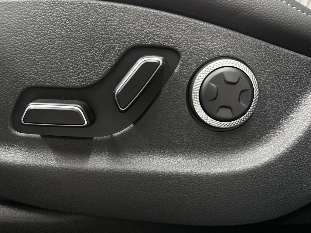 2025 GENESIS GV80 Standard - Photo 32