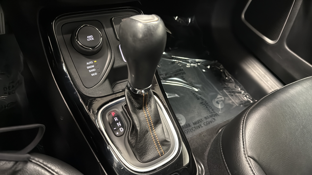 Used 2018 White Clearcoat Jeep Limited image 17
