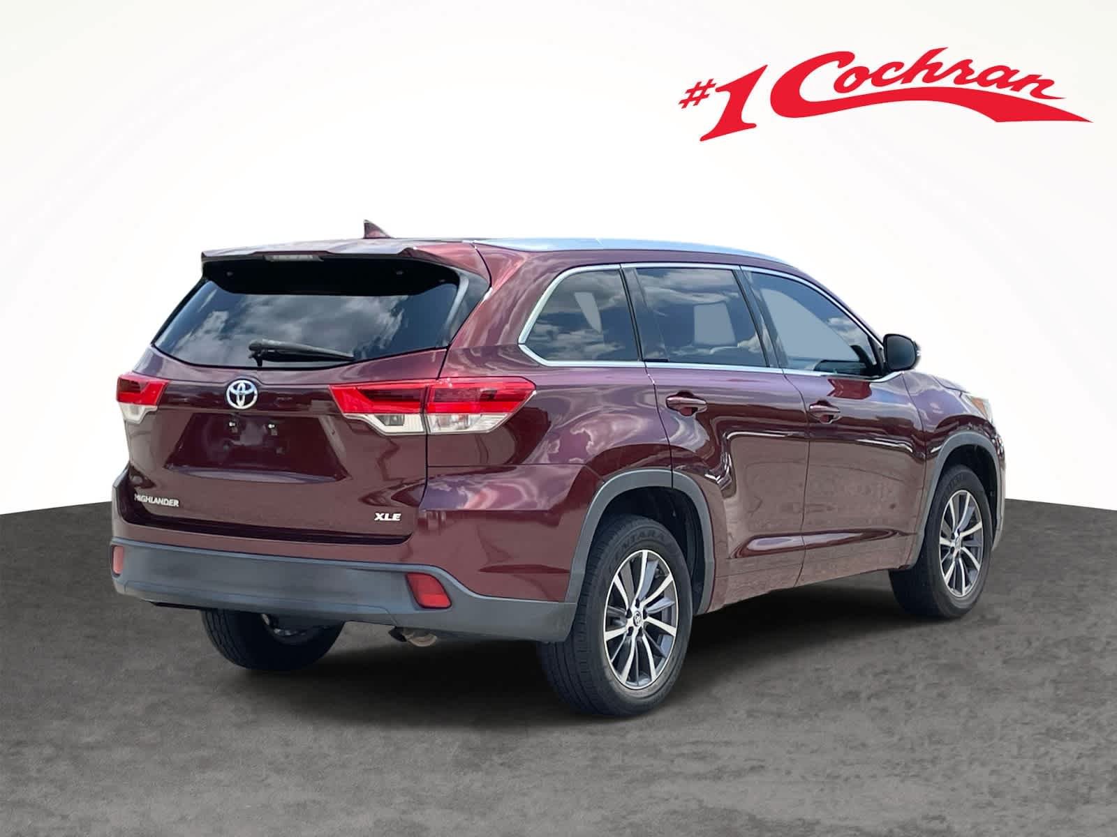 Used 2017 Ooh La La Rouge Mica Toyota XLE image 10