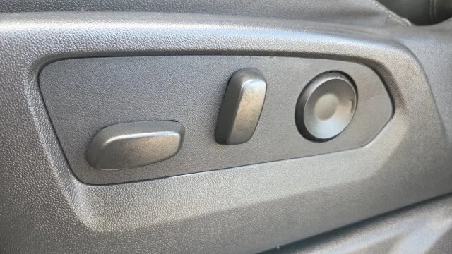 Used 2025 Silver GMC SLT image 13