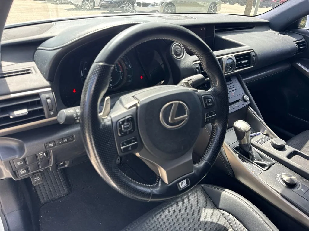 Used 2018 White Lexus 300 image 9