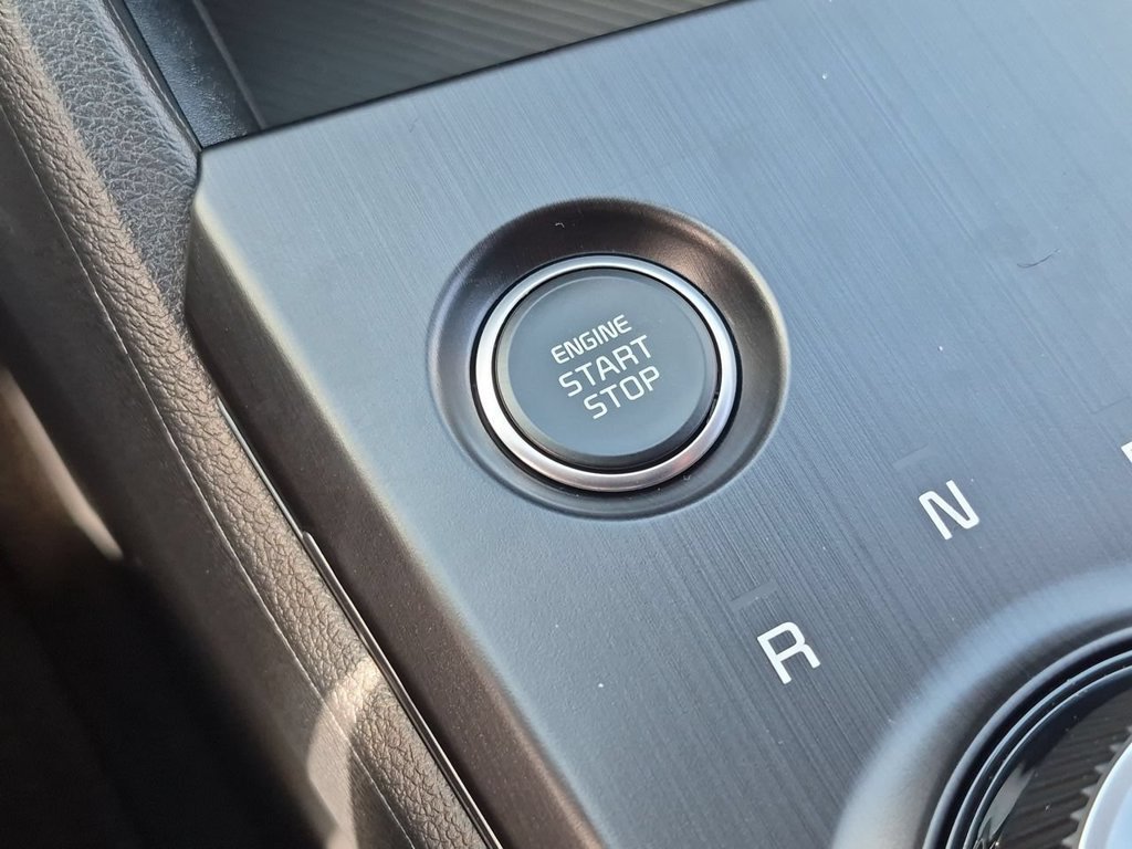New 2027 Fusion Black Kia LX image 17