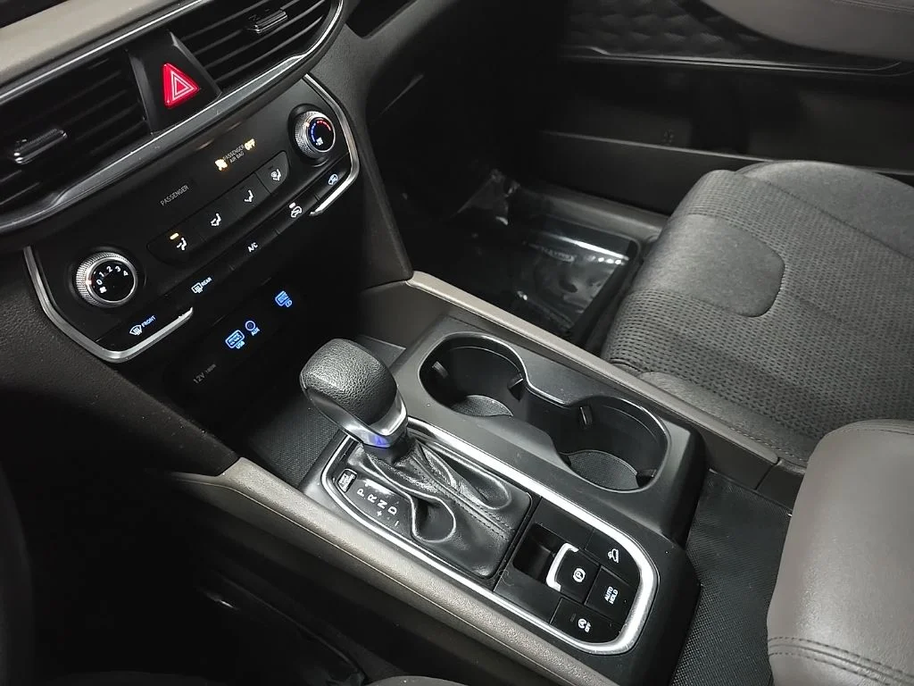 Used 2019 Silver Hyundai SE image 26