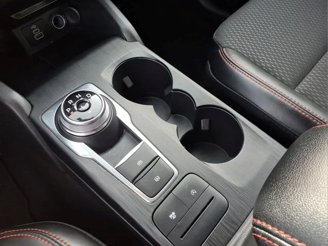 2025 Ford Escape ST-Line - Photo 14