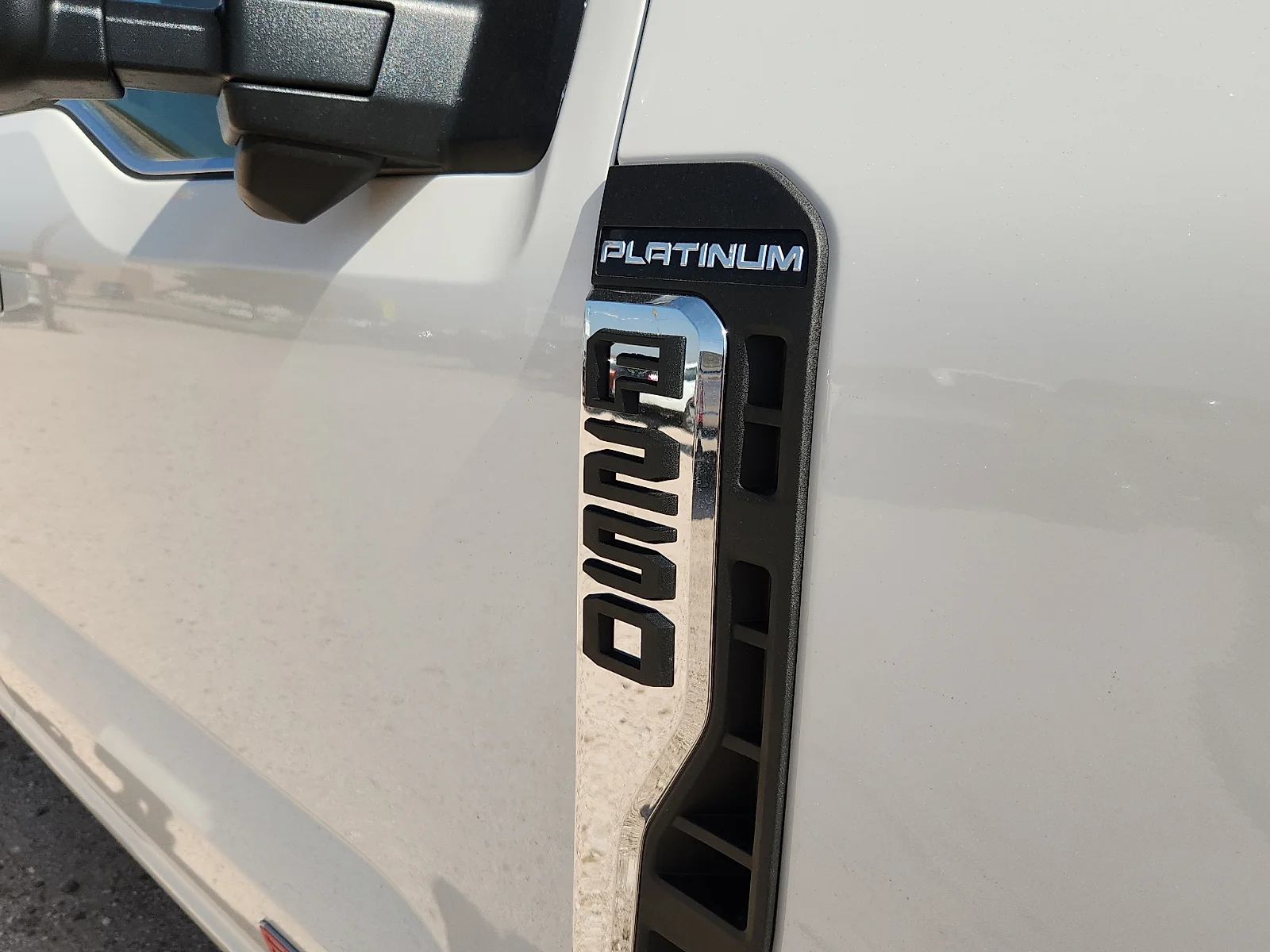 New 2026 Star White Metallic Tri-Coat Ford Platinum image 10