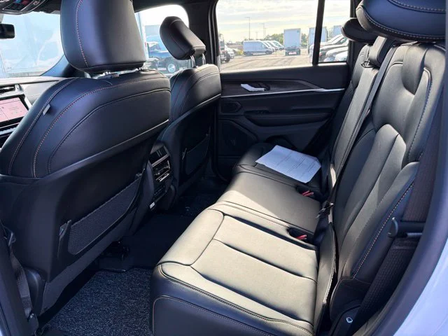 New 2026 White/off-white Jeep  image 7