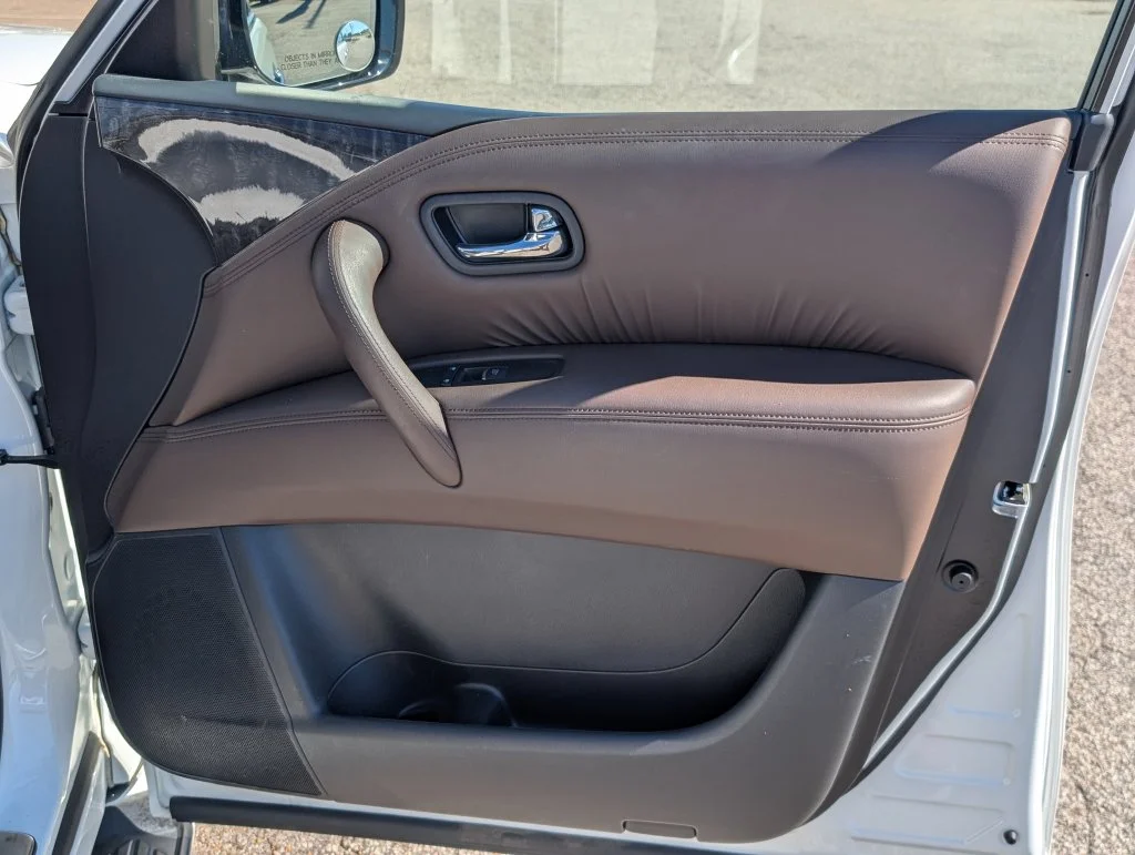 Used 2023 White Nissan Platinum image 37