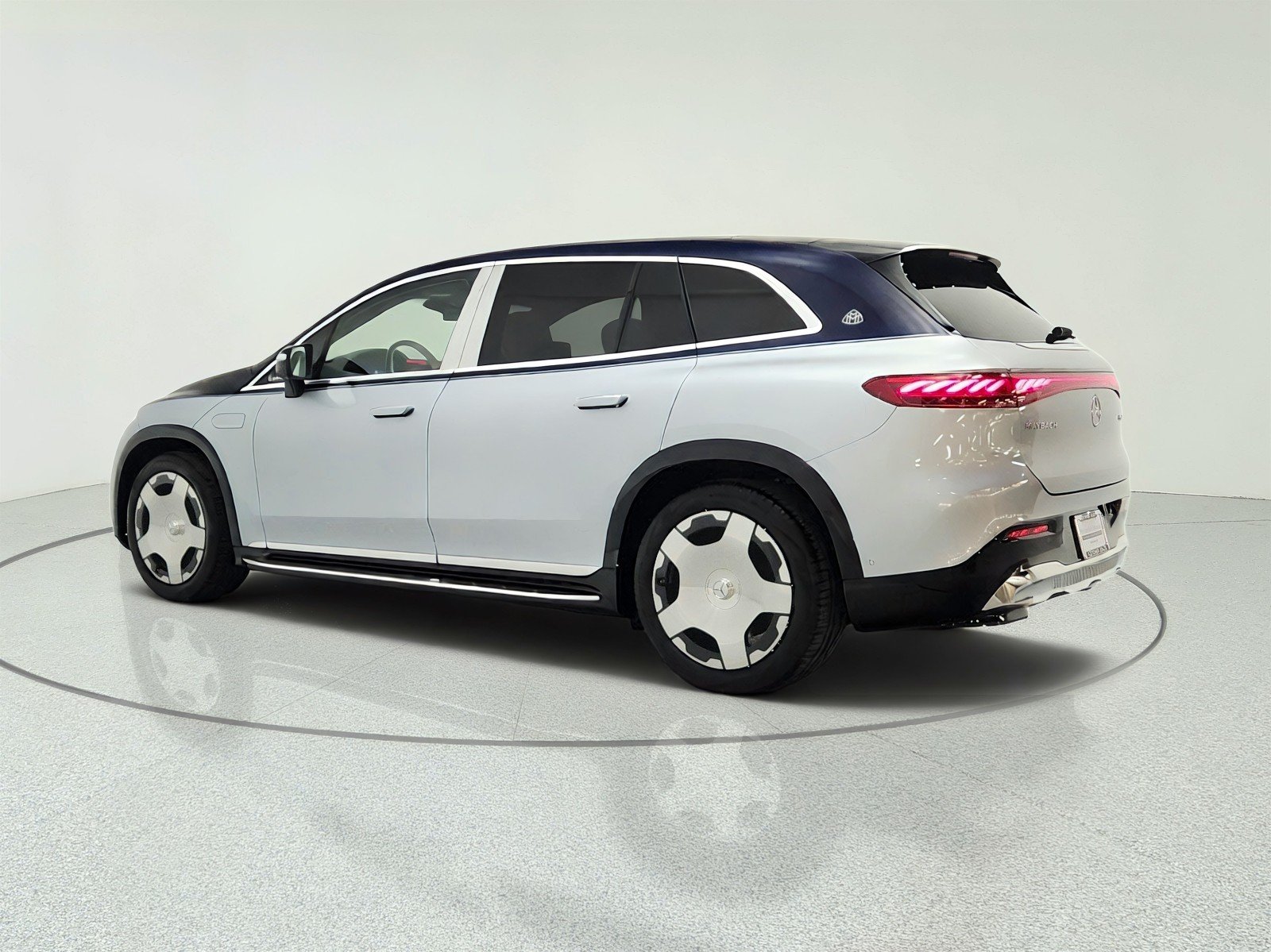 Used 2024 CIRRUS SILVER/NAUTIC Mercedes-Benz Maybach EQS 680 4MATIC® SUV image 7
