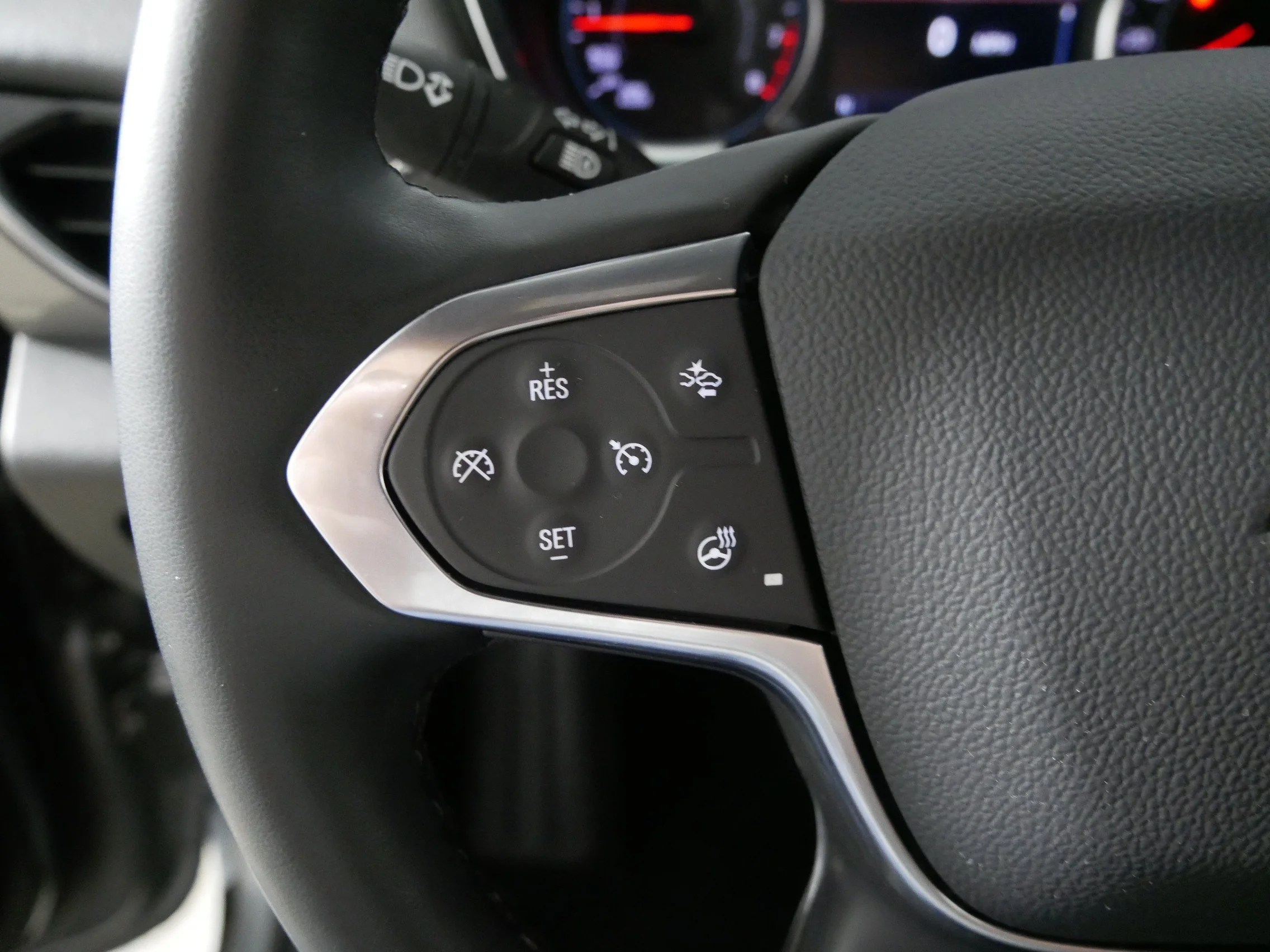Used 2023 Sterling Gray Metallic Chevrolet LT Leather image 27