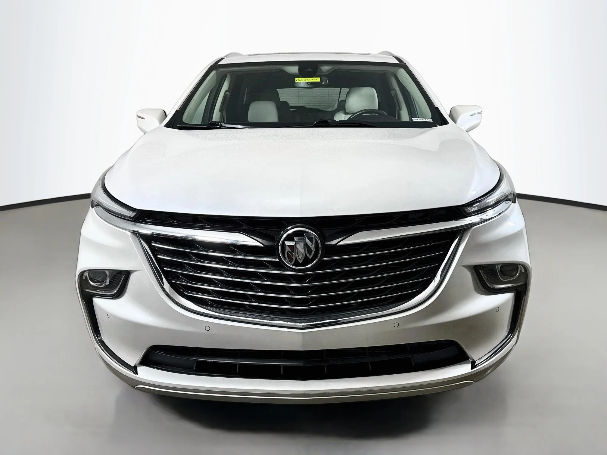 Used 2023 White Frost Tricoat Buick Essence image 2