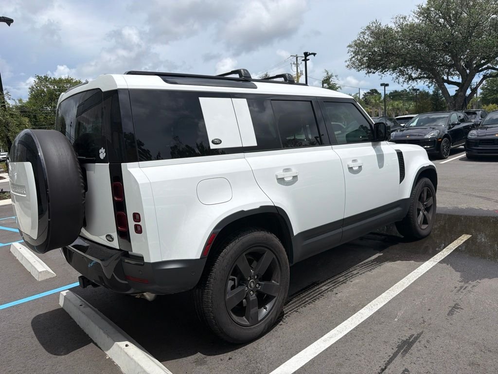 Used 2025 White Land Rover S image 3