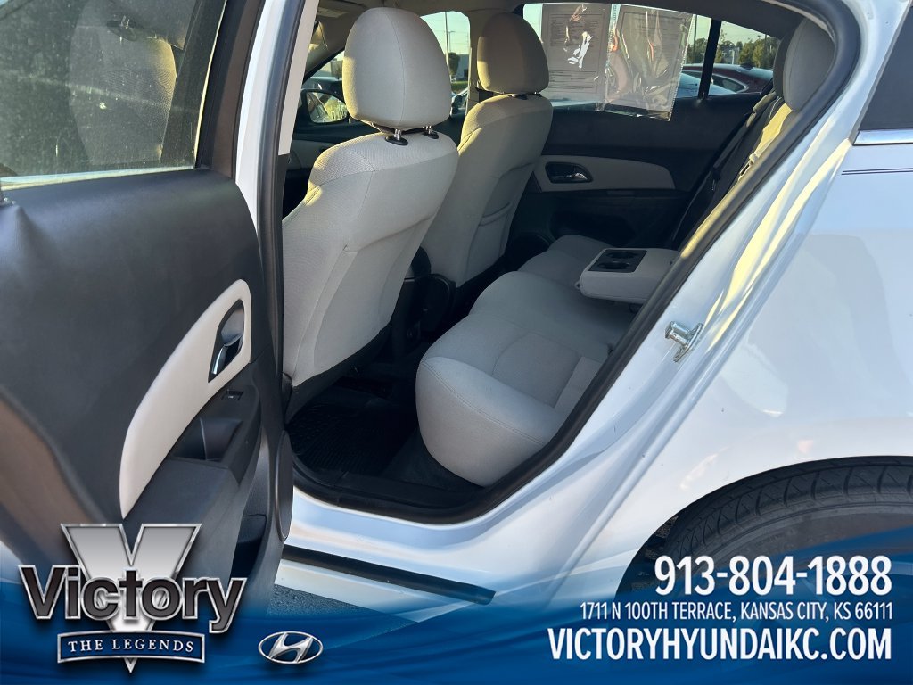 Used 2014 White Chevrolet 1LT image 26