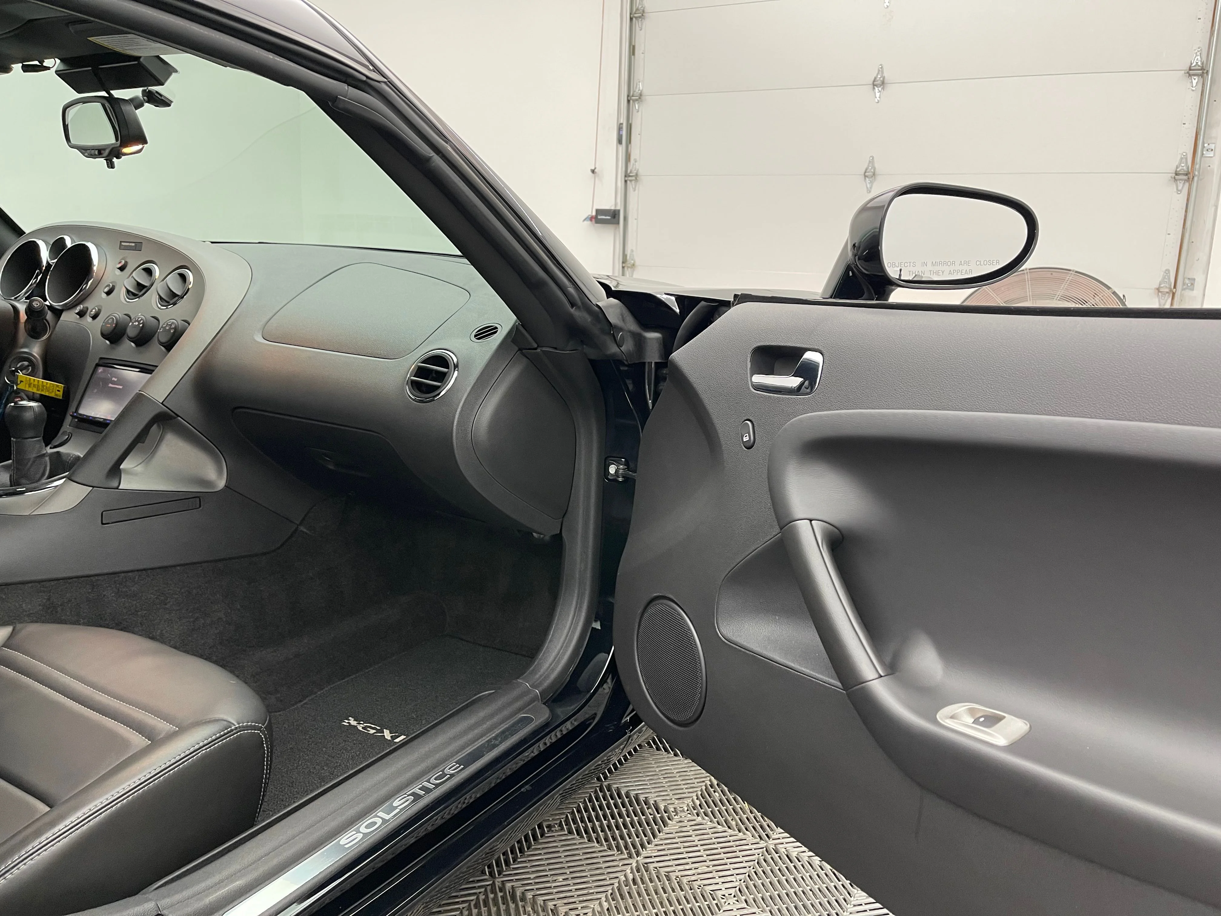 Used 2009 Mysterious (Black) Pontiac GXP image 25