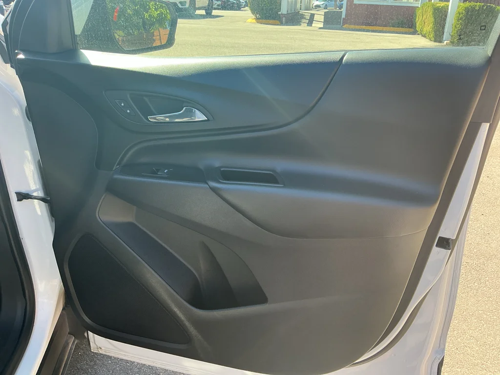 Used 2024 Summit White Chevrolet LT image 12