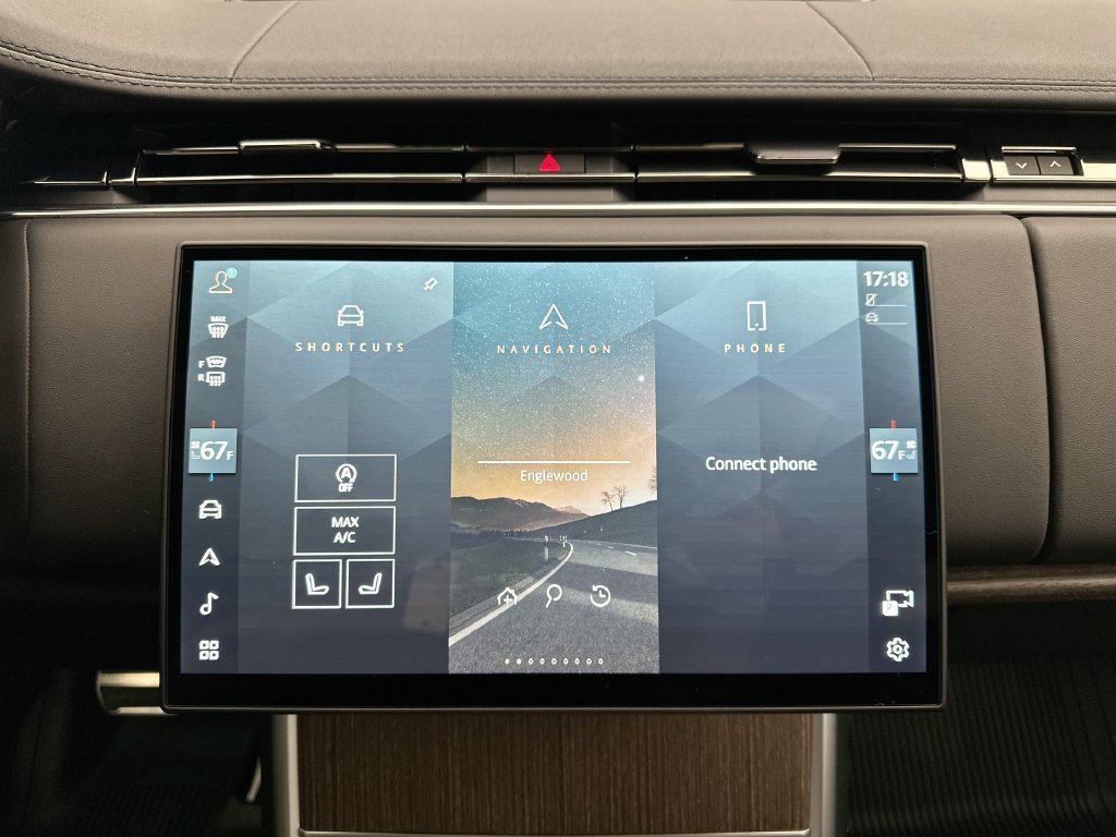 New 2027 Santorini Black Metallic Land Rover SE image 13
