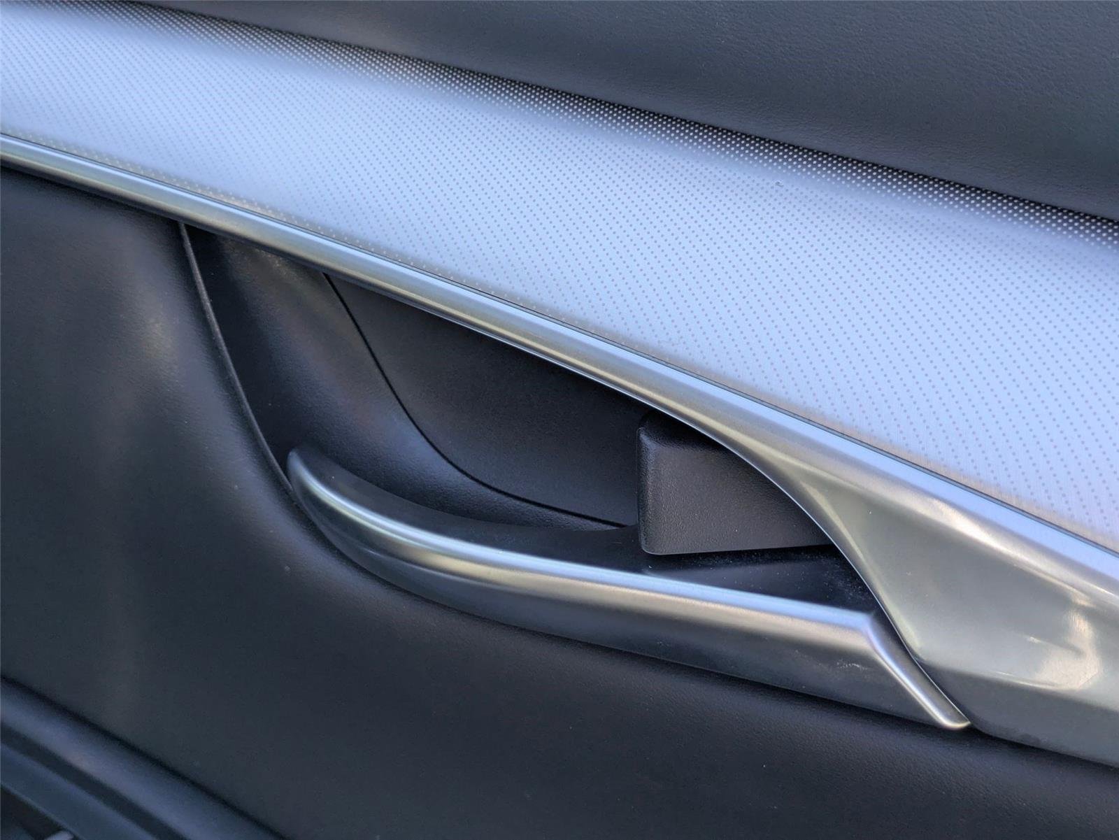 Used 2020  INFINITI  image 30