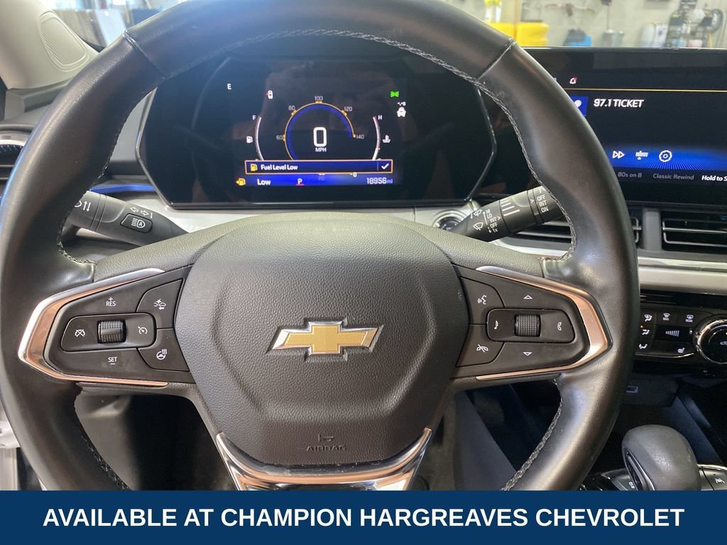 Used 2024 Summit White Chevrolet LT image 15