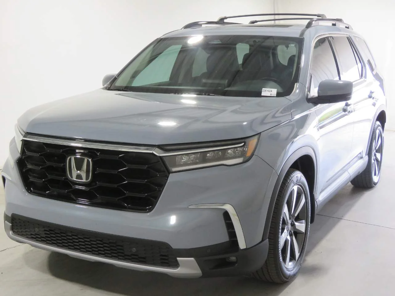 2023 Honda Pilot Touring AWD's photo