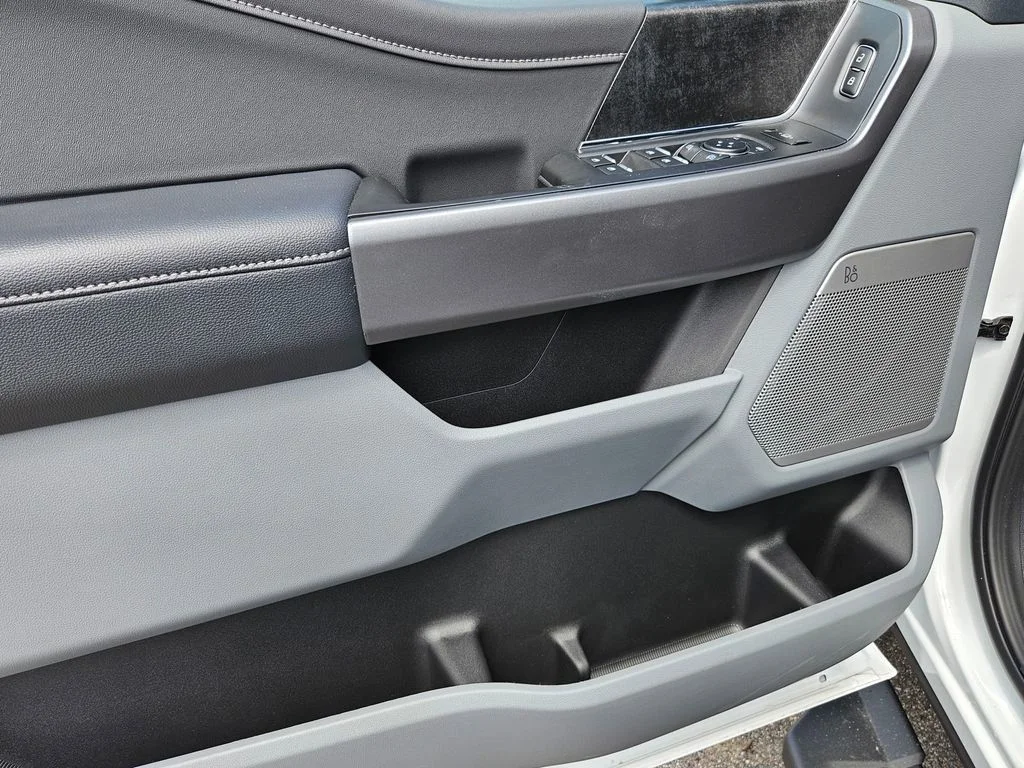 2026 Ford F-250 Super Duty XLT - Photo 13