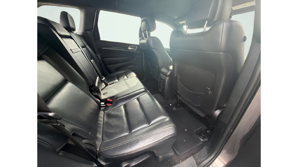 Used 2018 Gray Jeep Limited image 11