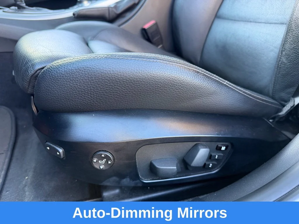 Used 2011  BMW 335i xDrive image 25