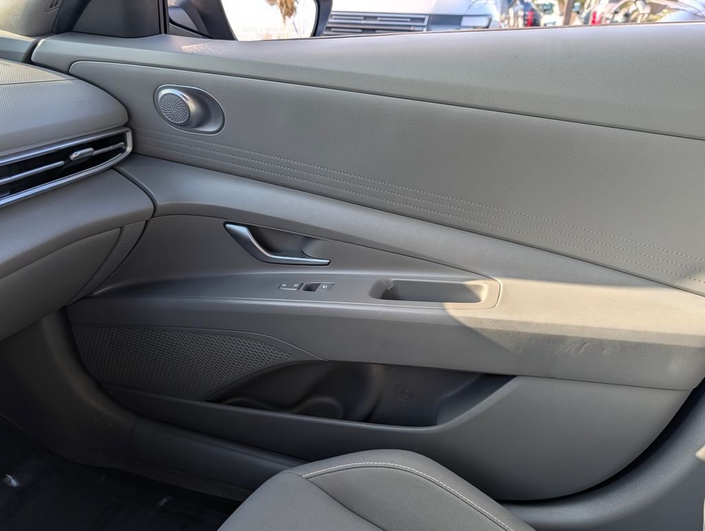 2024 Hyundai Elantra SEL - Photo 22
