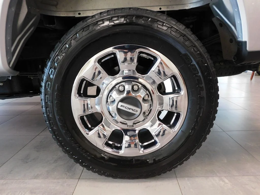 Used 2024 Iconic Silver Metallic Ford Lariat image 7