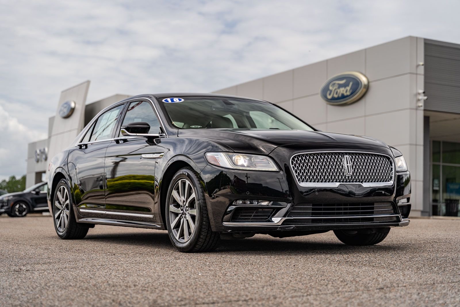 2018 Lincoln Continental Base/Premiere FWD's photo