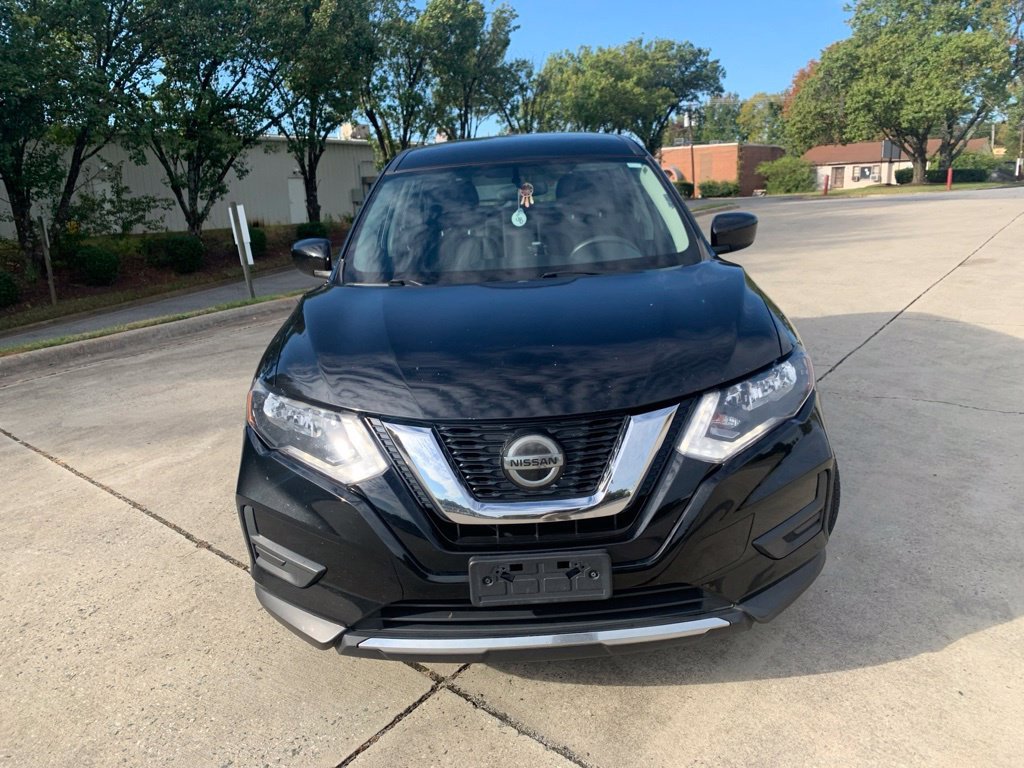 Used 2018 Black Nissan S image 5