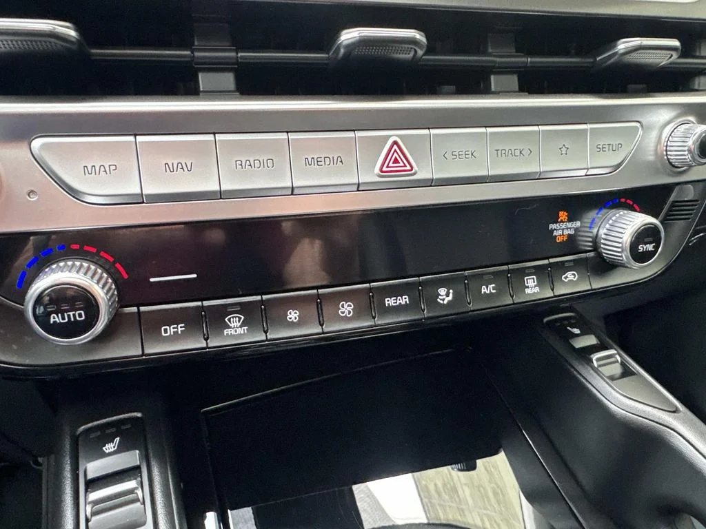 Used 2023 Silver Kia S image 22
