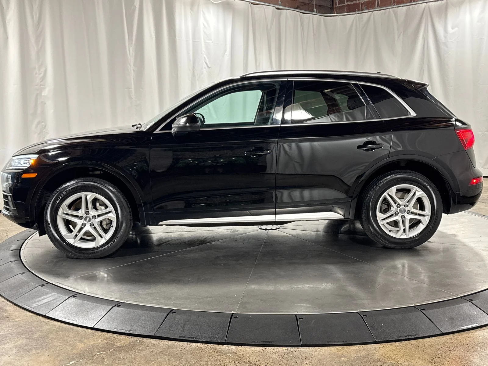 Used 2019 Brilliant Black Audi 2.0T Premium quattro image 8