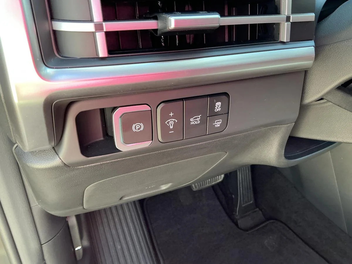 Used 2025 Green Hyundai XRT image 18