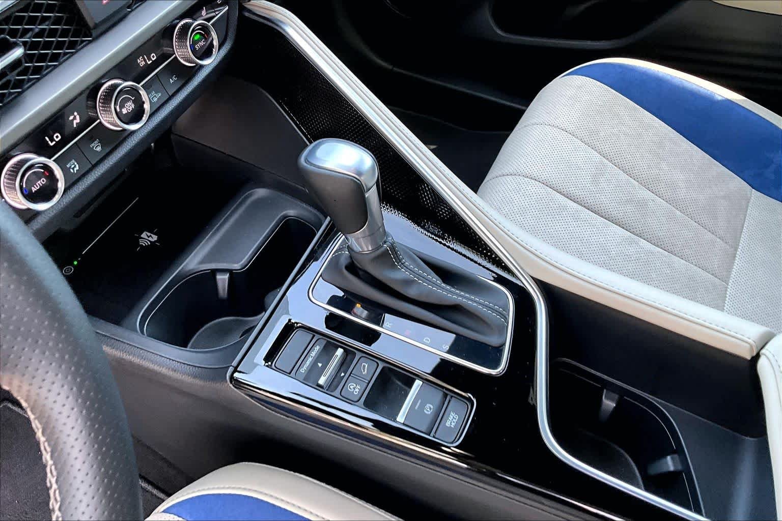 Used 2025 Platinum White Pearl Acura w/A-Spec Package image 17