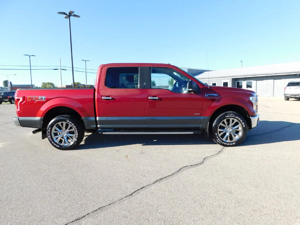 Used 2016 Ruby Red Metallic Tinted Clearcoat Ford XLT image 2