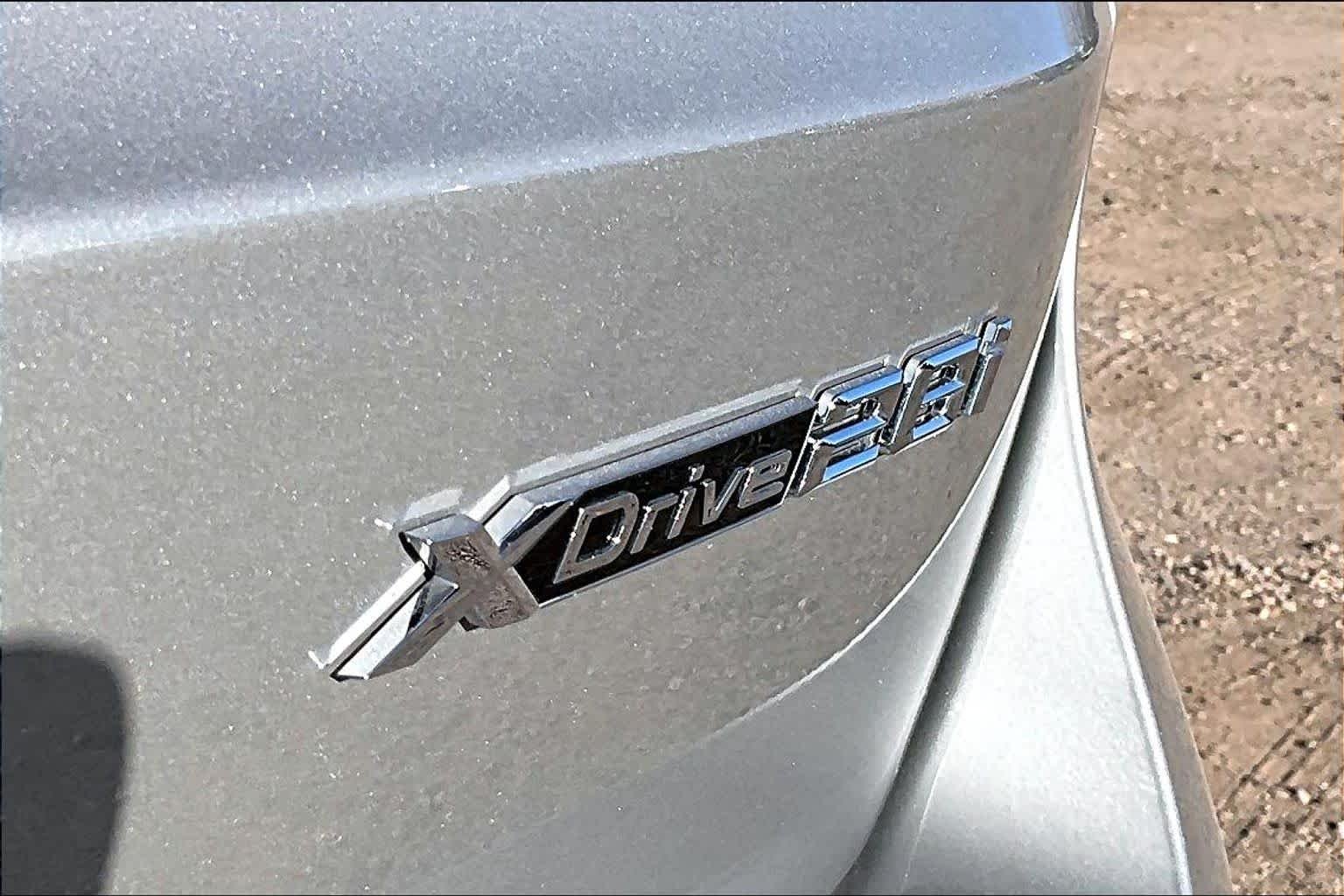 Used 2024 Space Silver Metallic BMW xDrive28i image 8