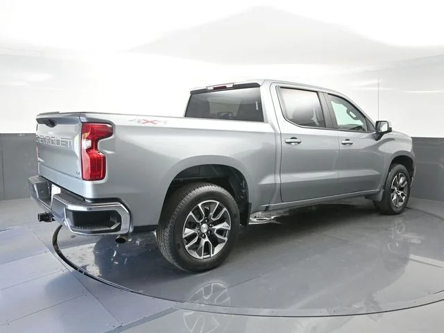 Used 2023 Gray Chevrolet LT image 7
