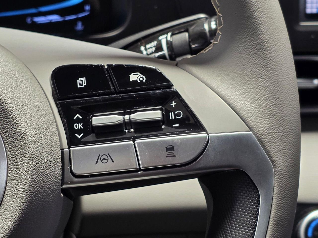 New 2026 Amazon Gray Hyundai SEL Sport image 32