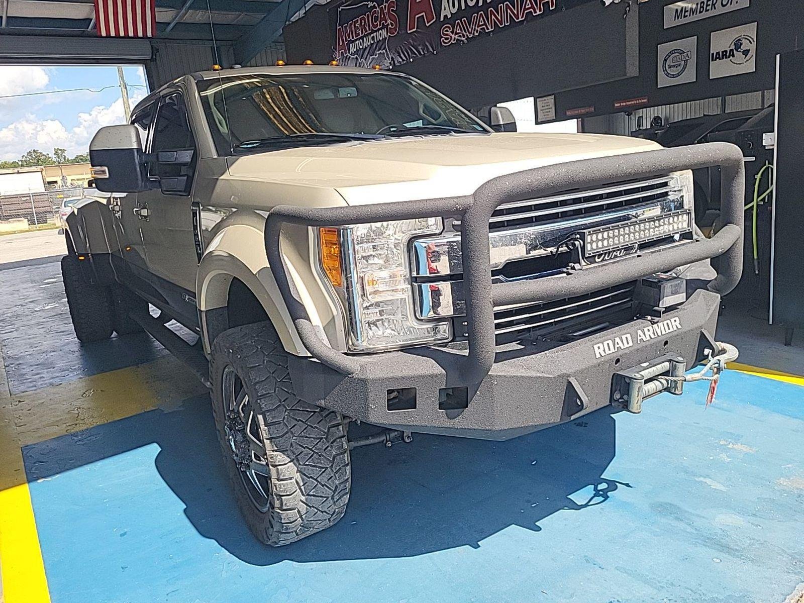 Used 2017 White Gold/Caribou Ford Lariat image 4