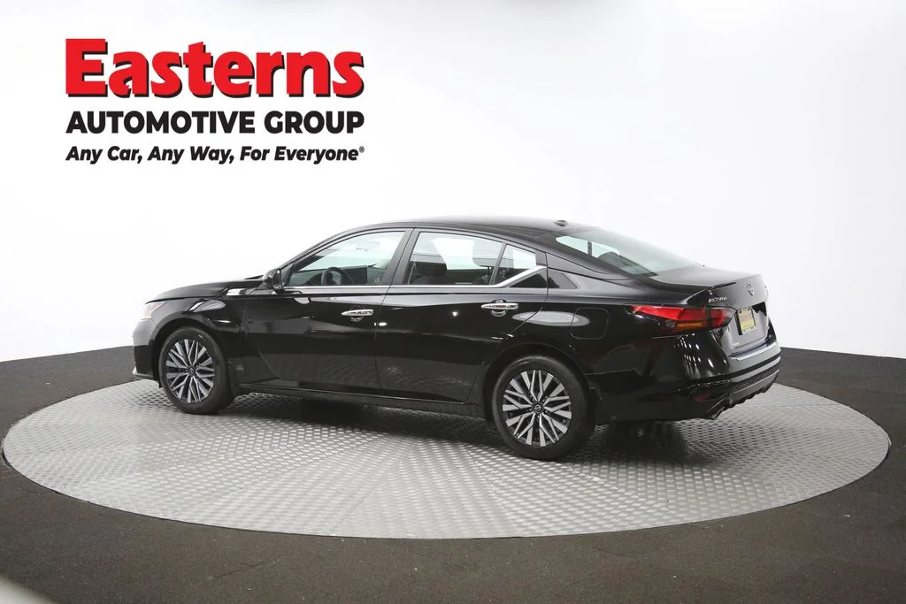 Used 2023 Black Nissan 2.5 SV image 60