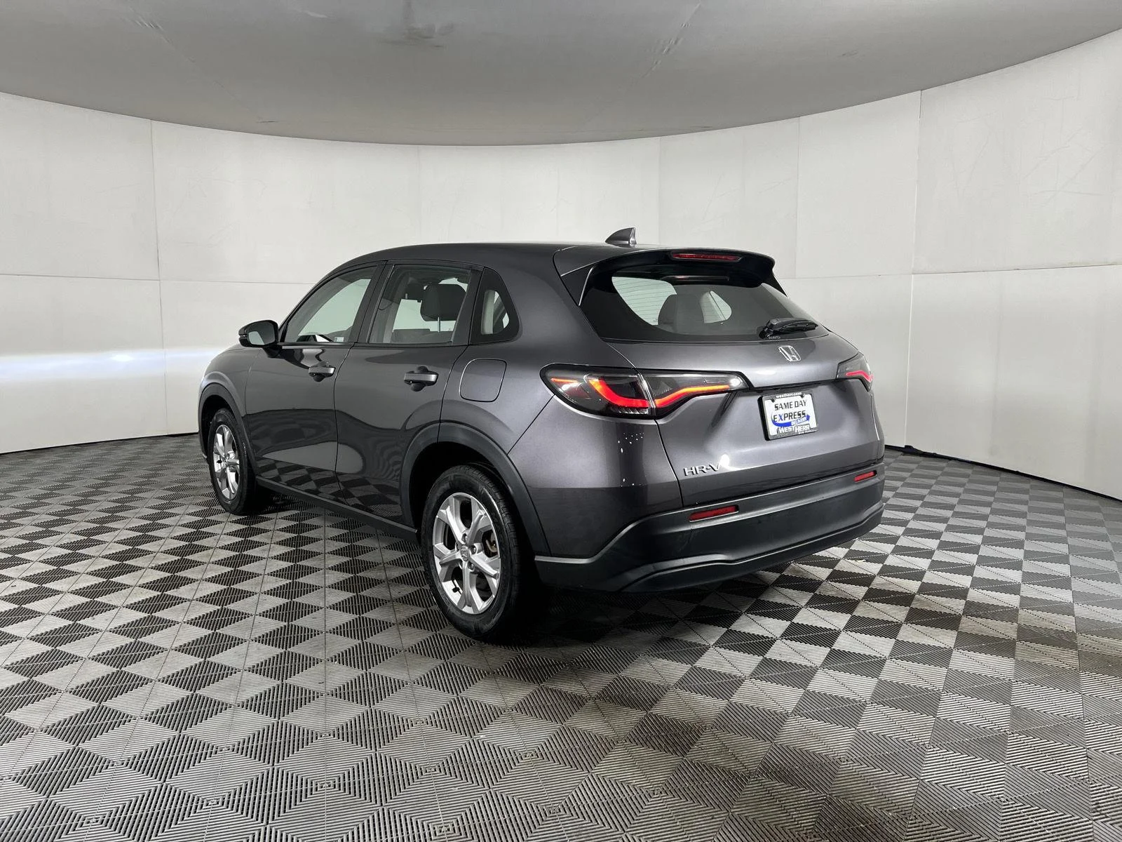 Used 2024 Modern Steel Metallic Honda LX image 6