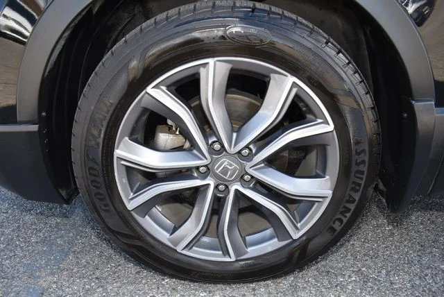 Used 2020 Crystal Black Pearl Honda Touring image 9