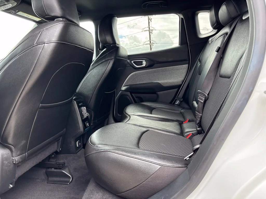 Used 2024 Bright White Clearcoat Jeep Latitude image 18