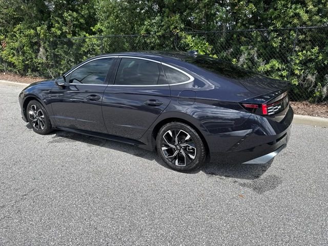 Certified Used 2024 Blue Hyundai SEL image 3