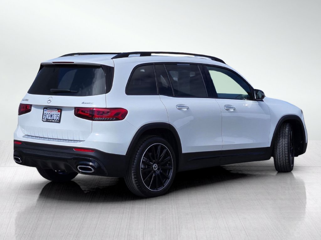 Used 2022 White Mercedes-Benz GLB 250 image 4