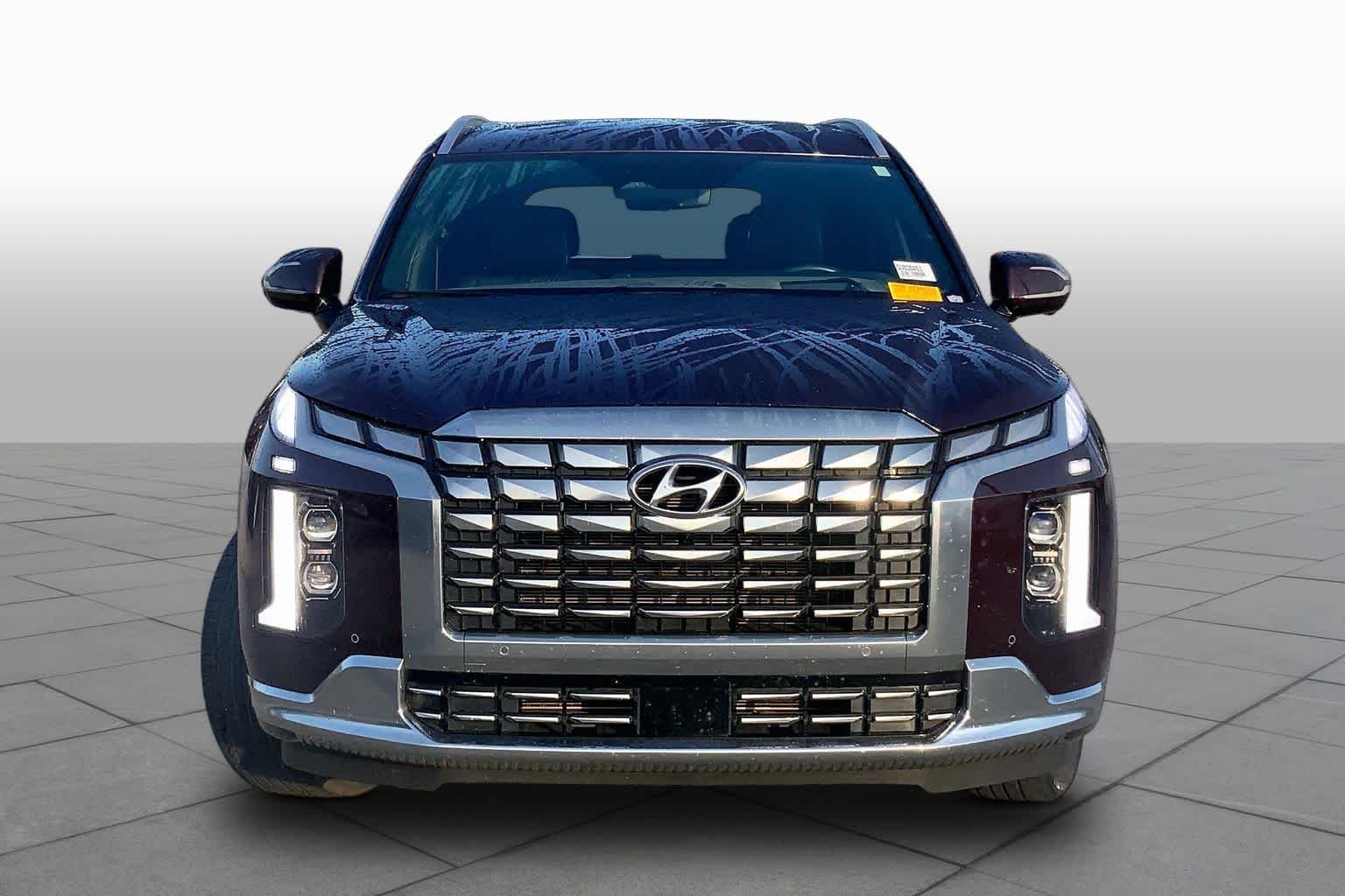 Used 2025 Sierra Burgundy Hyundai Calligraphy image 4