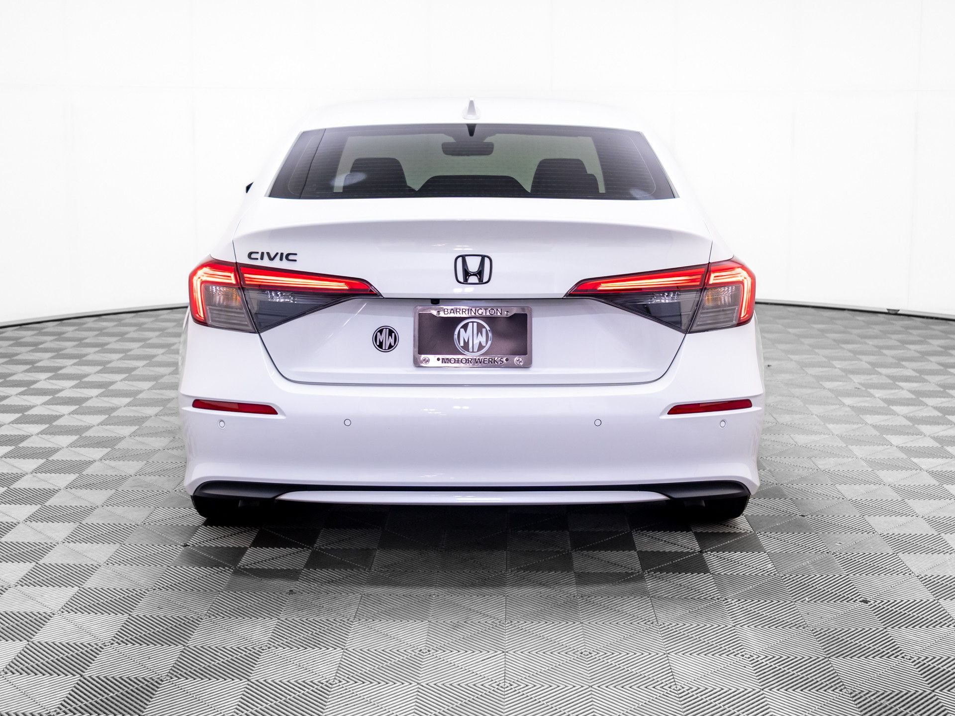 Used 2024 White Honda Touring image 4